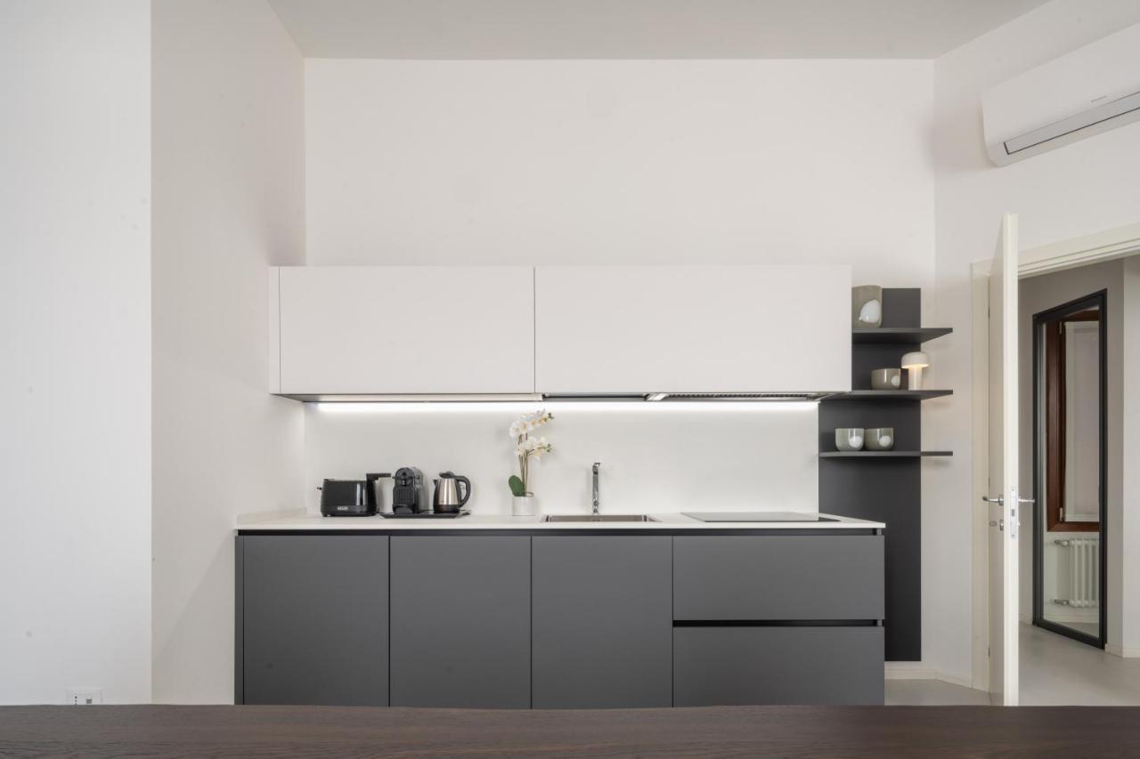 Apartament Design With Balcony On The Grand Canal R&r *